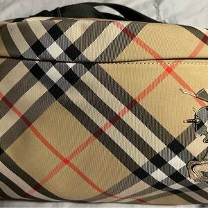 Burberry Beige Checkered Men's essential belt Bag
